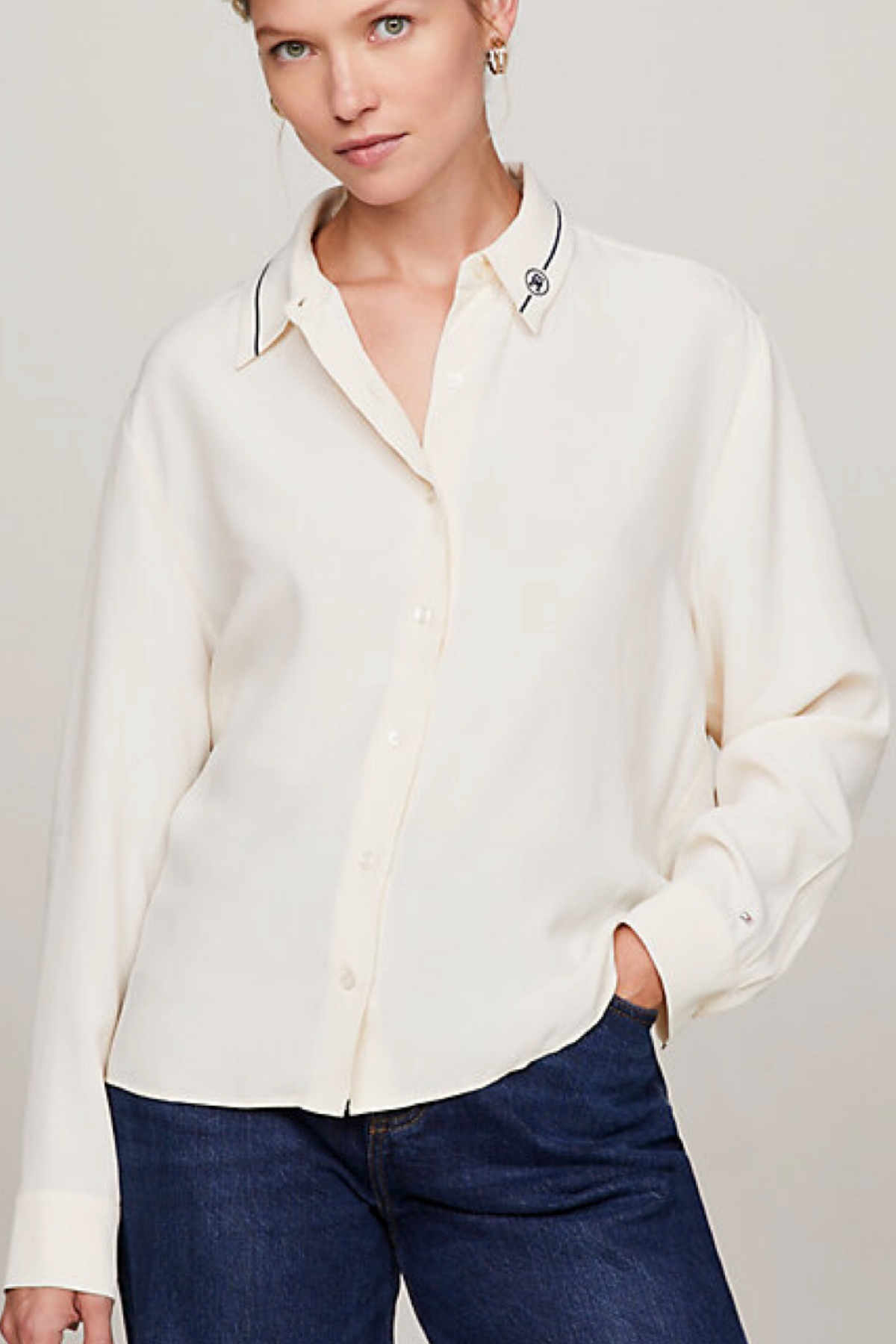 Tommy hilfiger camicia regular fit in crepe con monogramma 40549